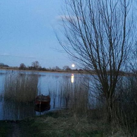 Entspannen im Dorf am See Zahren Exterior foto