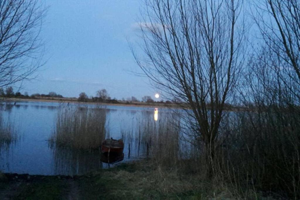 Entspannen im Dorf am See Zahren Exterior foto